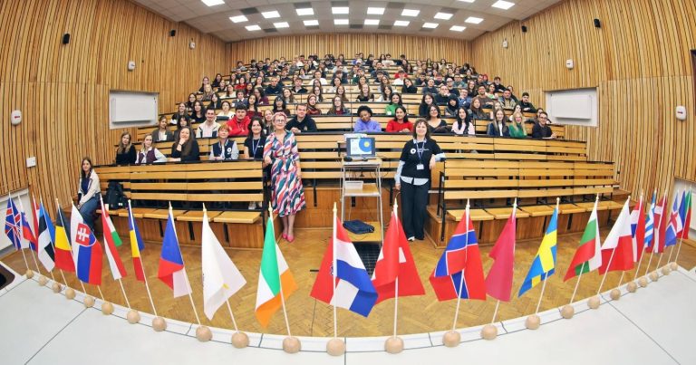 Z całego świata na Uniwersytet Mikołaja Kopernika